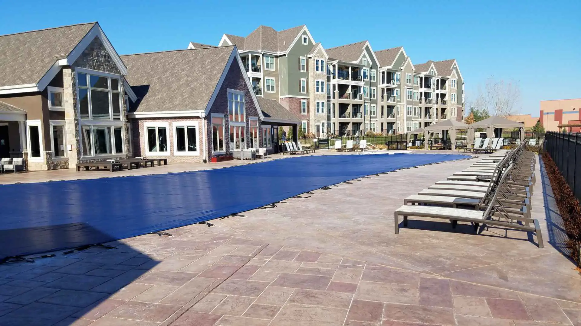 Commercial mesh pool cover
